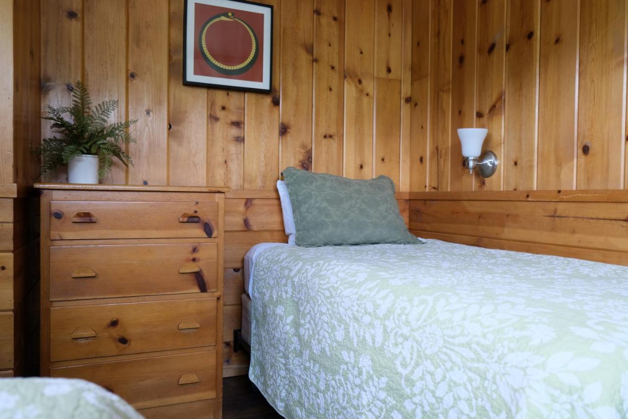 Lake Front Cabins Джун Лейк Екстериор снимка